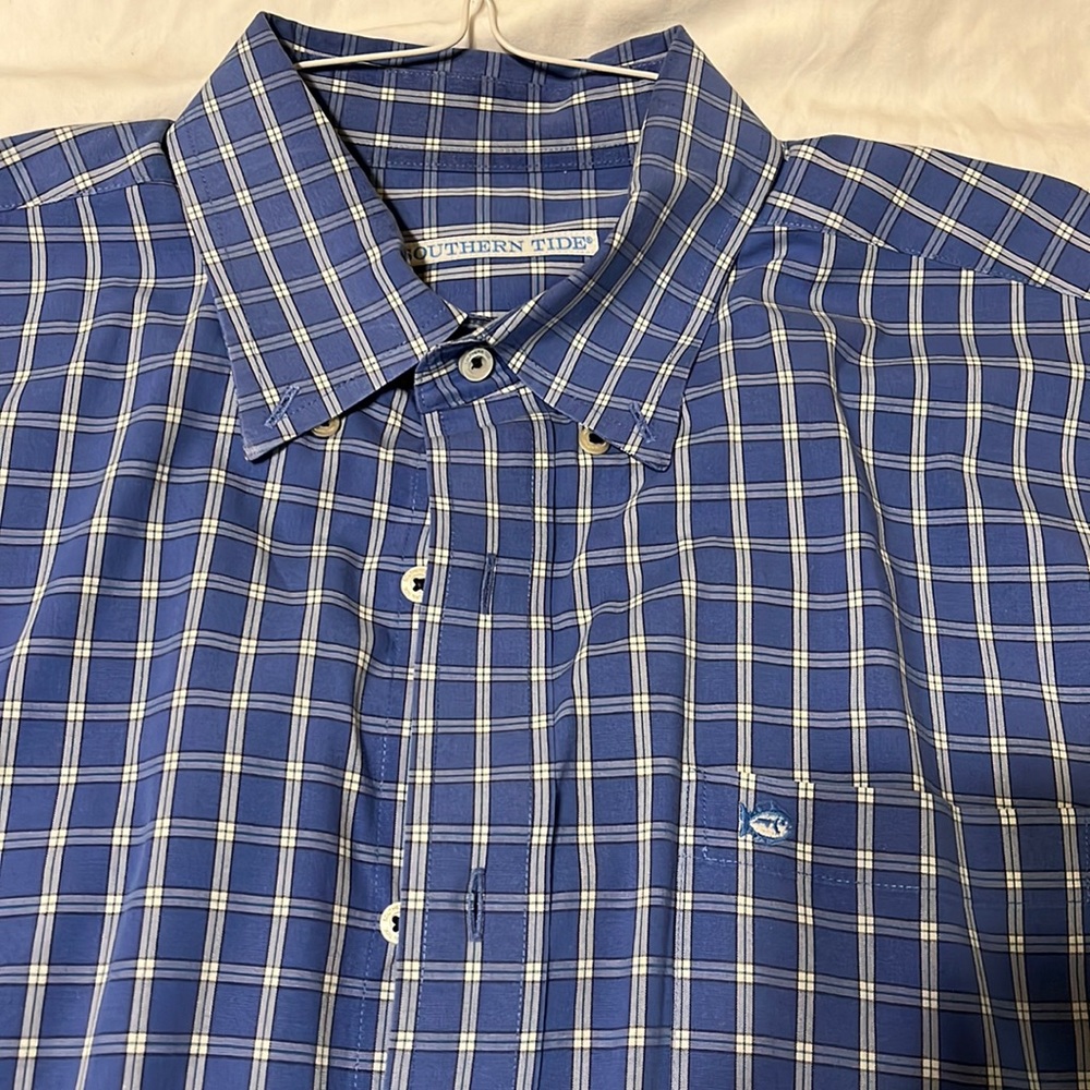 SOUTHERN TIDE MEN’S L/S BUTTON DOWN, SIZE LARGE. Excellent cond. Blue/white $35